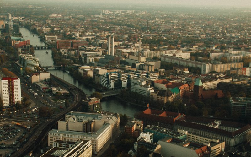 pequenos_monstros_berliner_fernsehturm_tv_tower-11